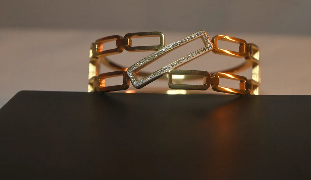 Celeste Enchant Hand Cuff